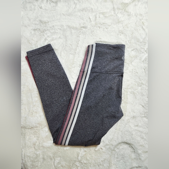 Lululemon Take A Hint 7/8 Tight *25". Size 6. - Picture 14 of 17